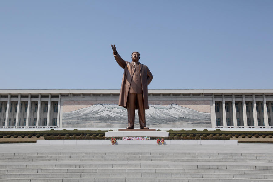 North Koreans forced to donate metal for giant Dear Leader statues