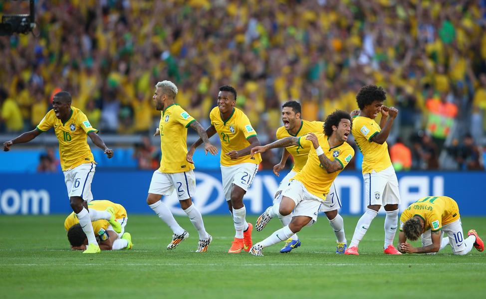 Brazil ekes out a win over Chile in first insanely intense game of knockout round