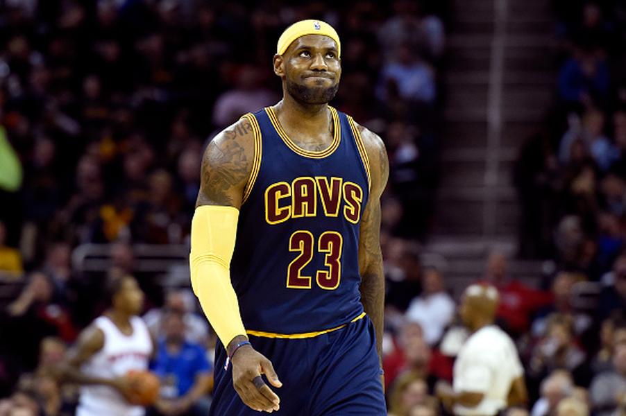 LeBron James apologizes to Cleveland for not dunking enough