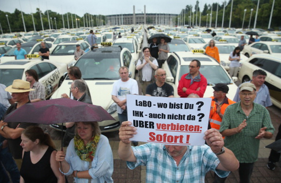 Anti-Uber protesters are causing crazy traffic problems in Europe