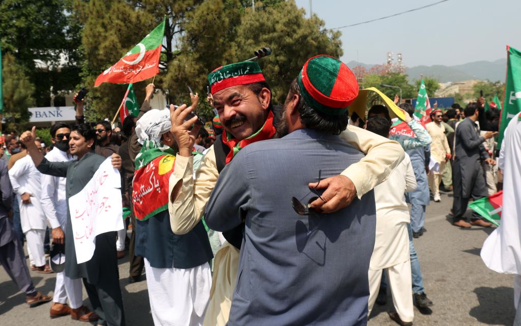 Supporters of Pakistani Prime Minister Imran Khan celebrating