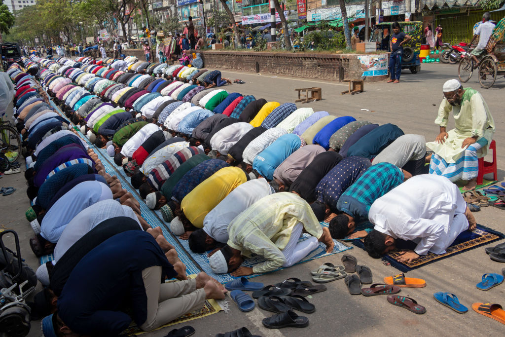 Muslims in Bangladesh pray during Ramadan 