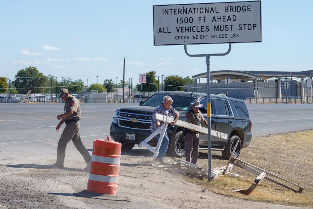 Texas border crossing reopened