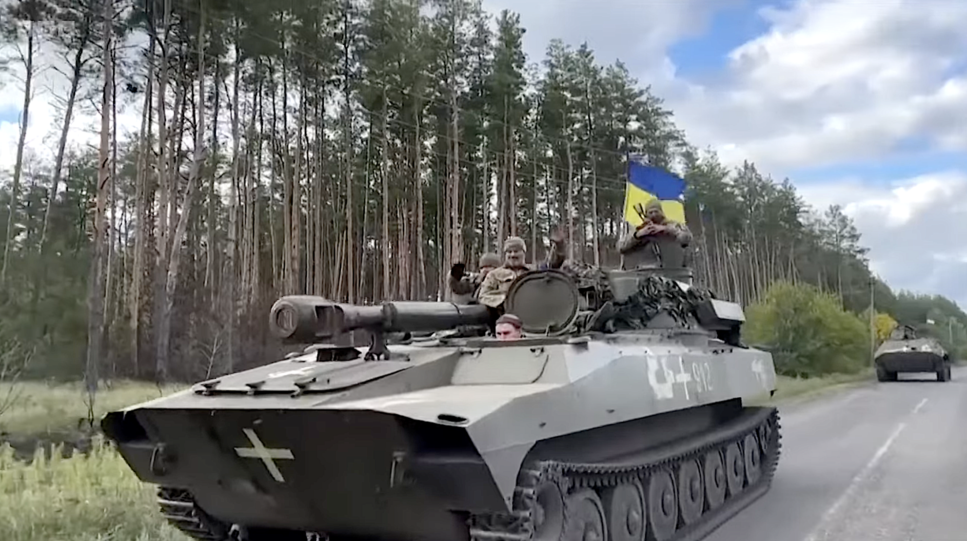 Ukrainian tanks in Kherson