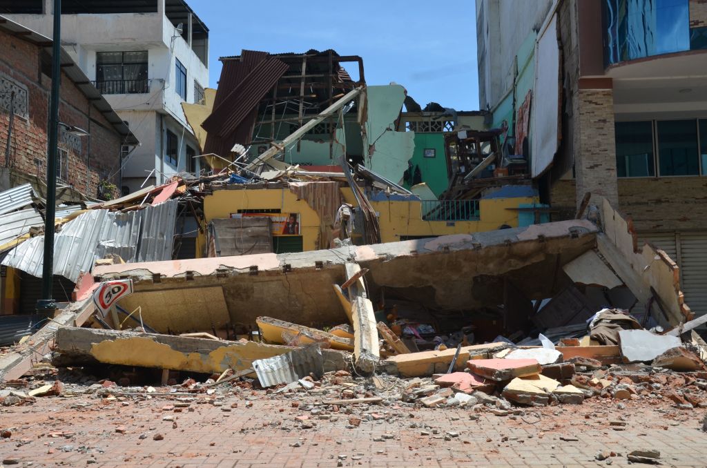 Damage following an earthquake in Ecuador. 