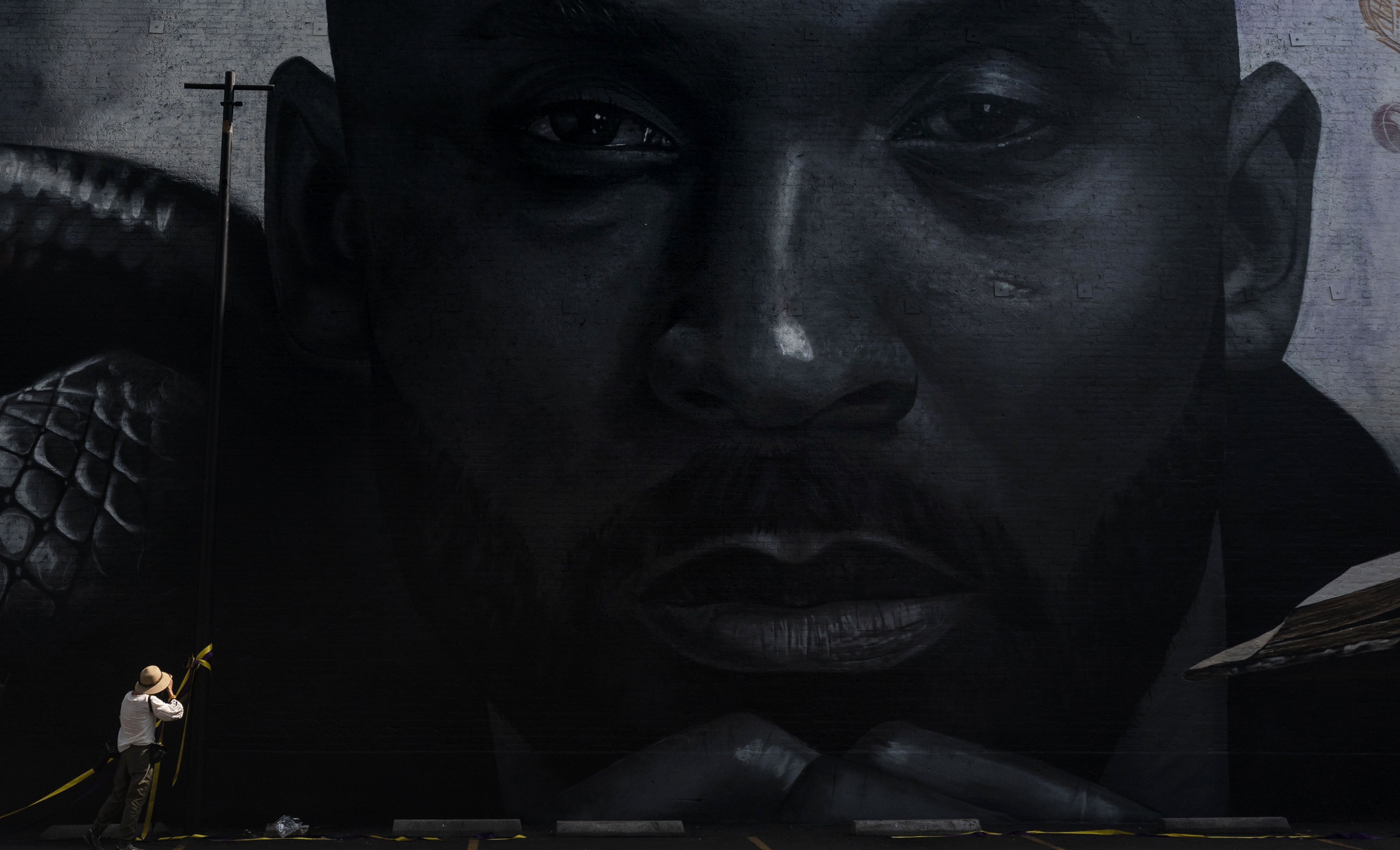 A Kobe Bryant mural.