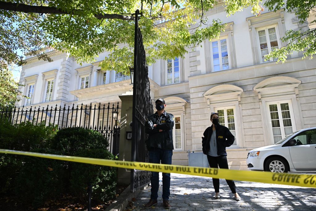 FBI raids Oleg Deripaksa mansion