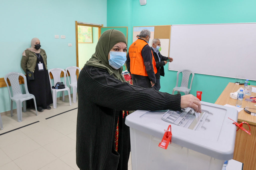 Palestinian woman voting