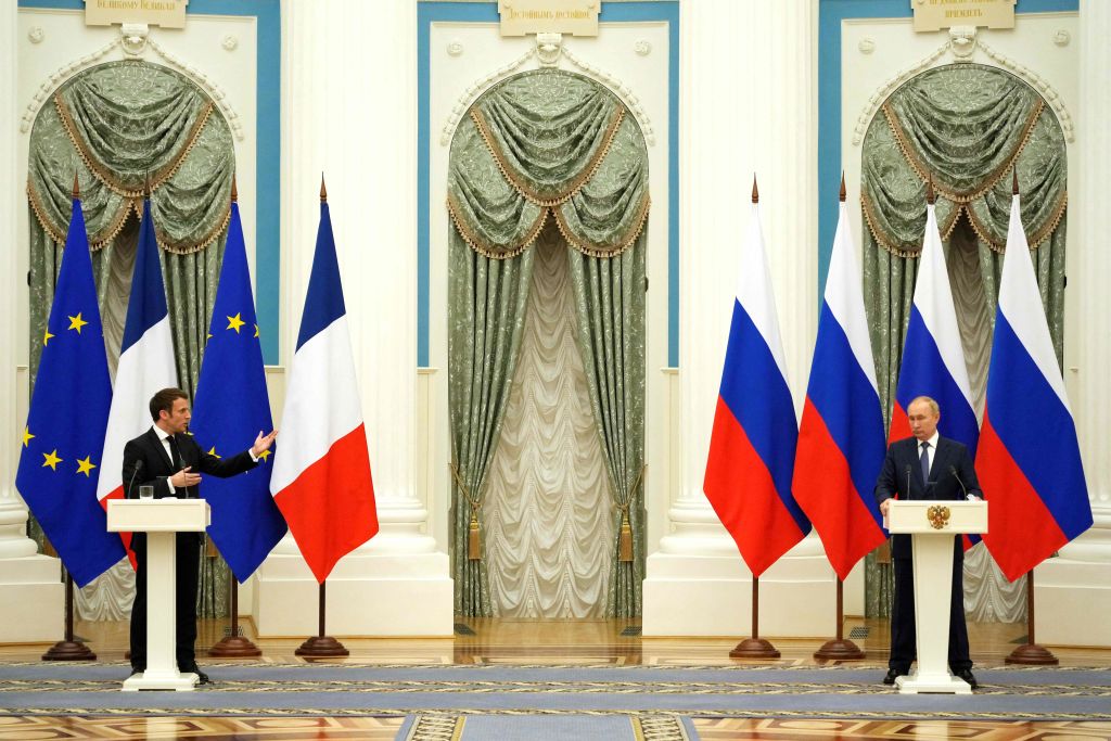 Emmanuel Macron and Vladimir Putin.