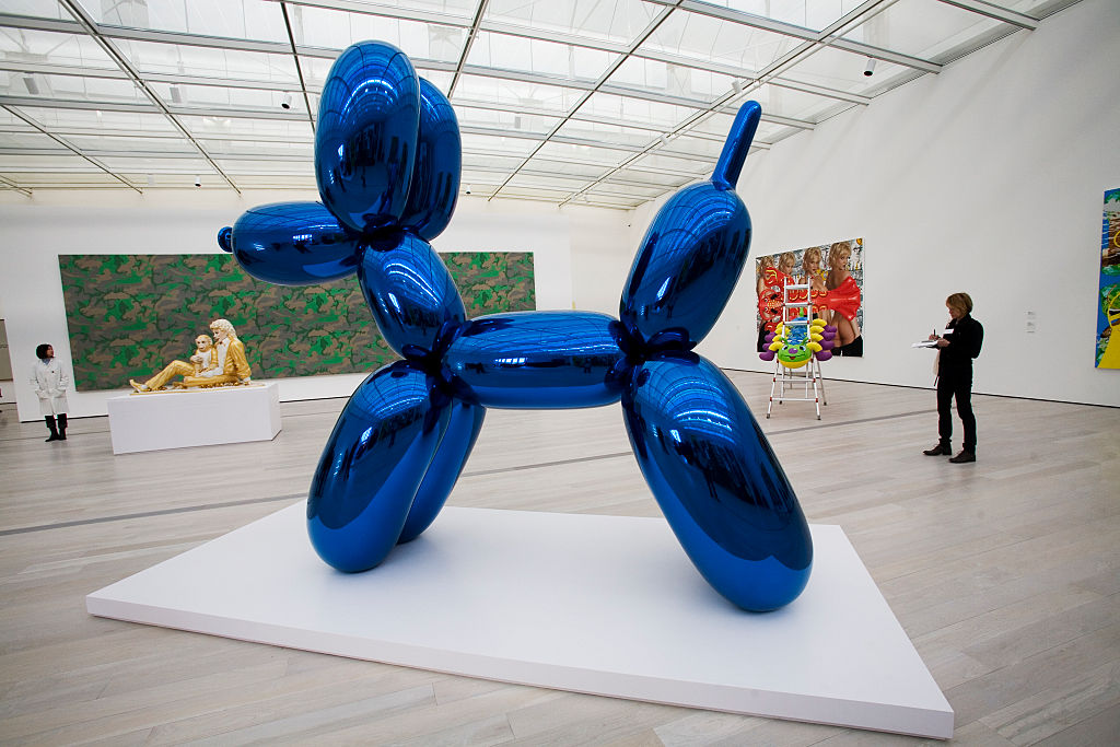 Jeff Koon&#039;s sculpture &quot;Balloon Dog.&quot; 