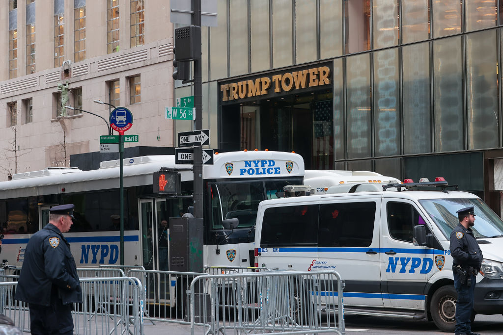Donald Trump arrives in Manhattan for surrender