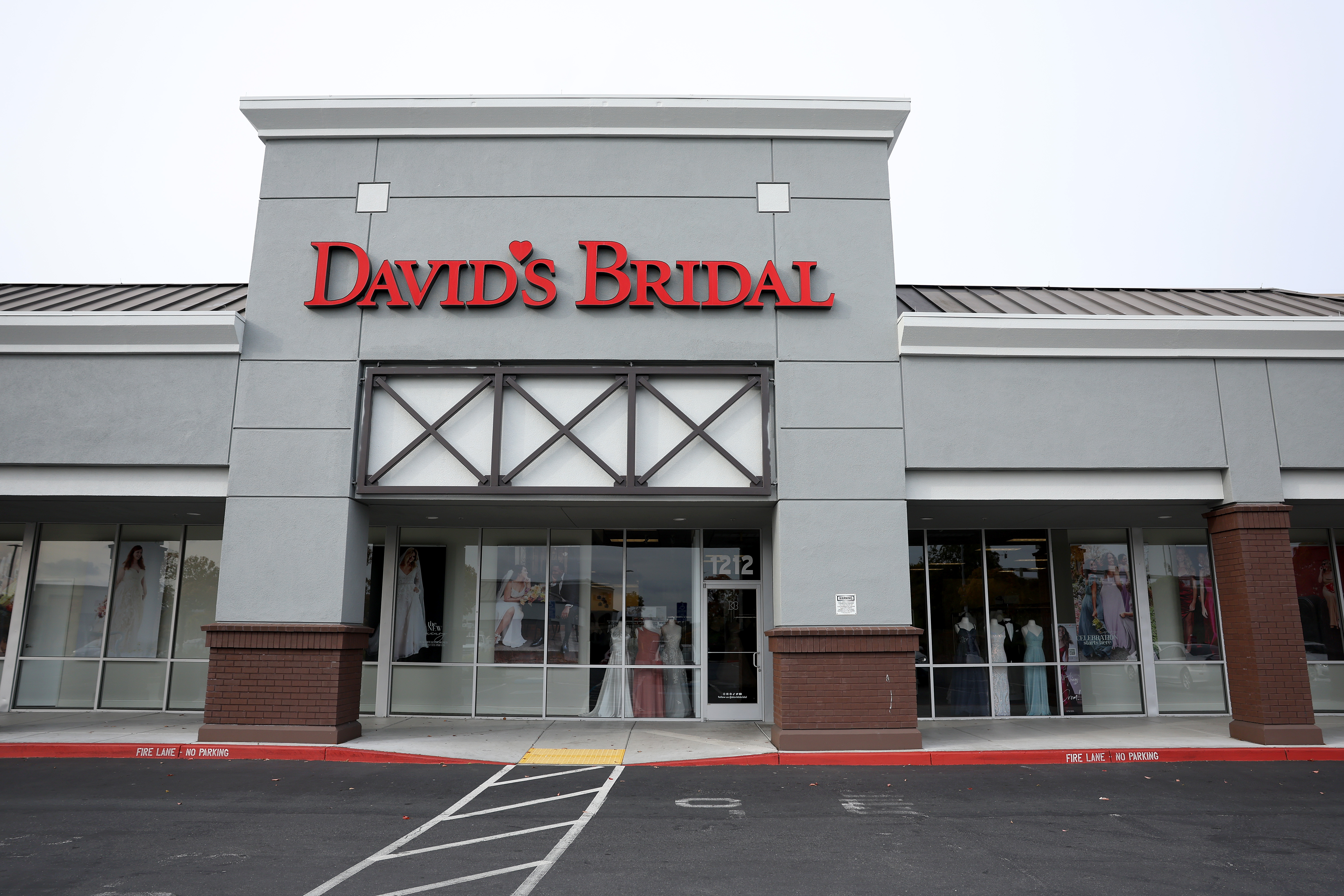 A David&#039;s Bridal storefront